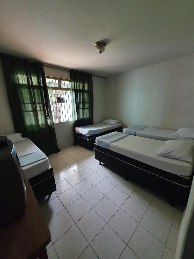 Hostel Umuarama Uberlândia Exterior photo